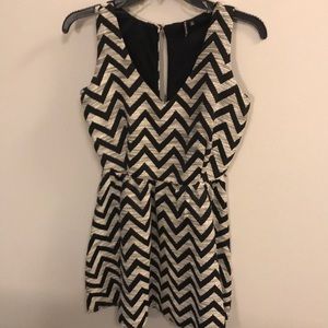 Black and cream chevron flared dress- XS
